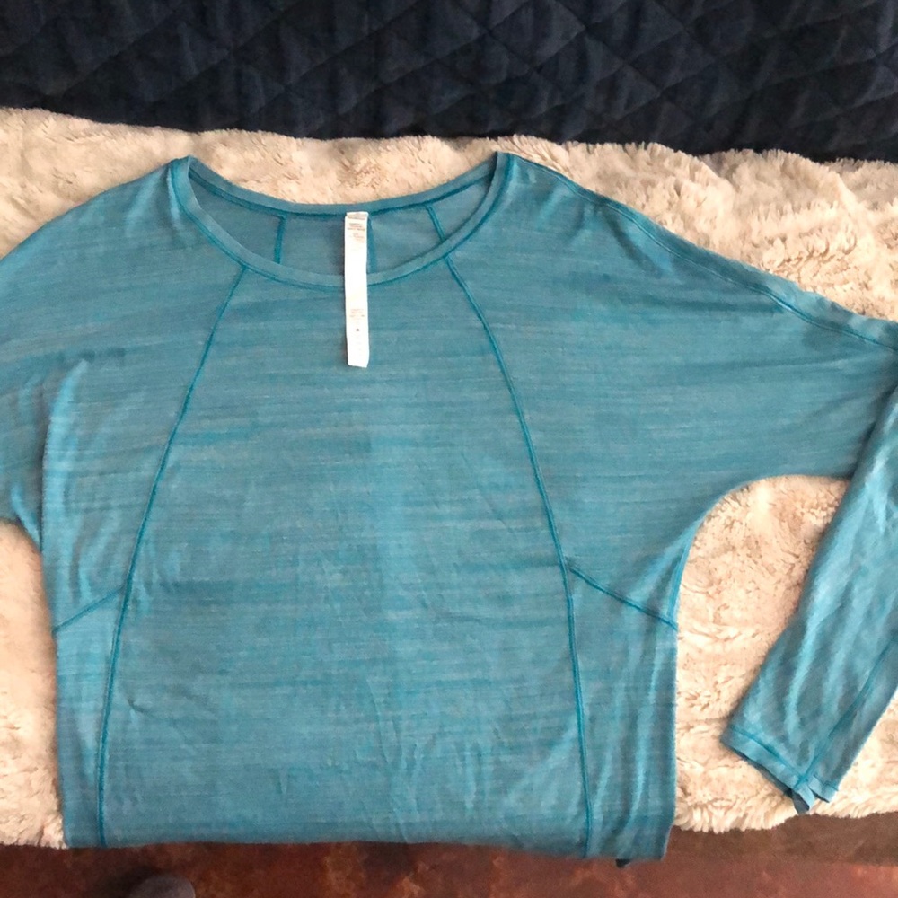 Lululemon long sleeve tee